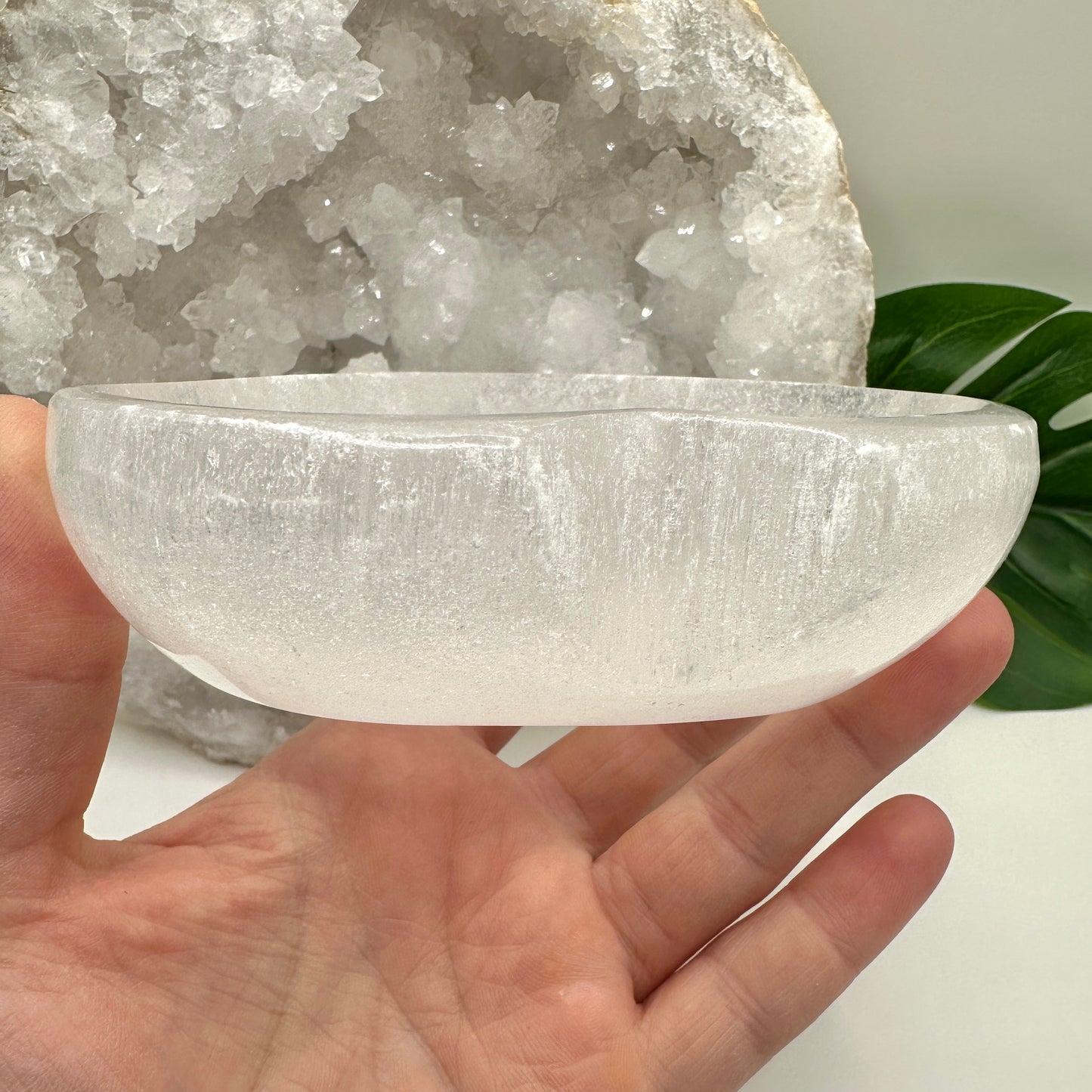 Kleine Herzschale aus Selenit