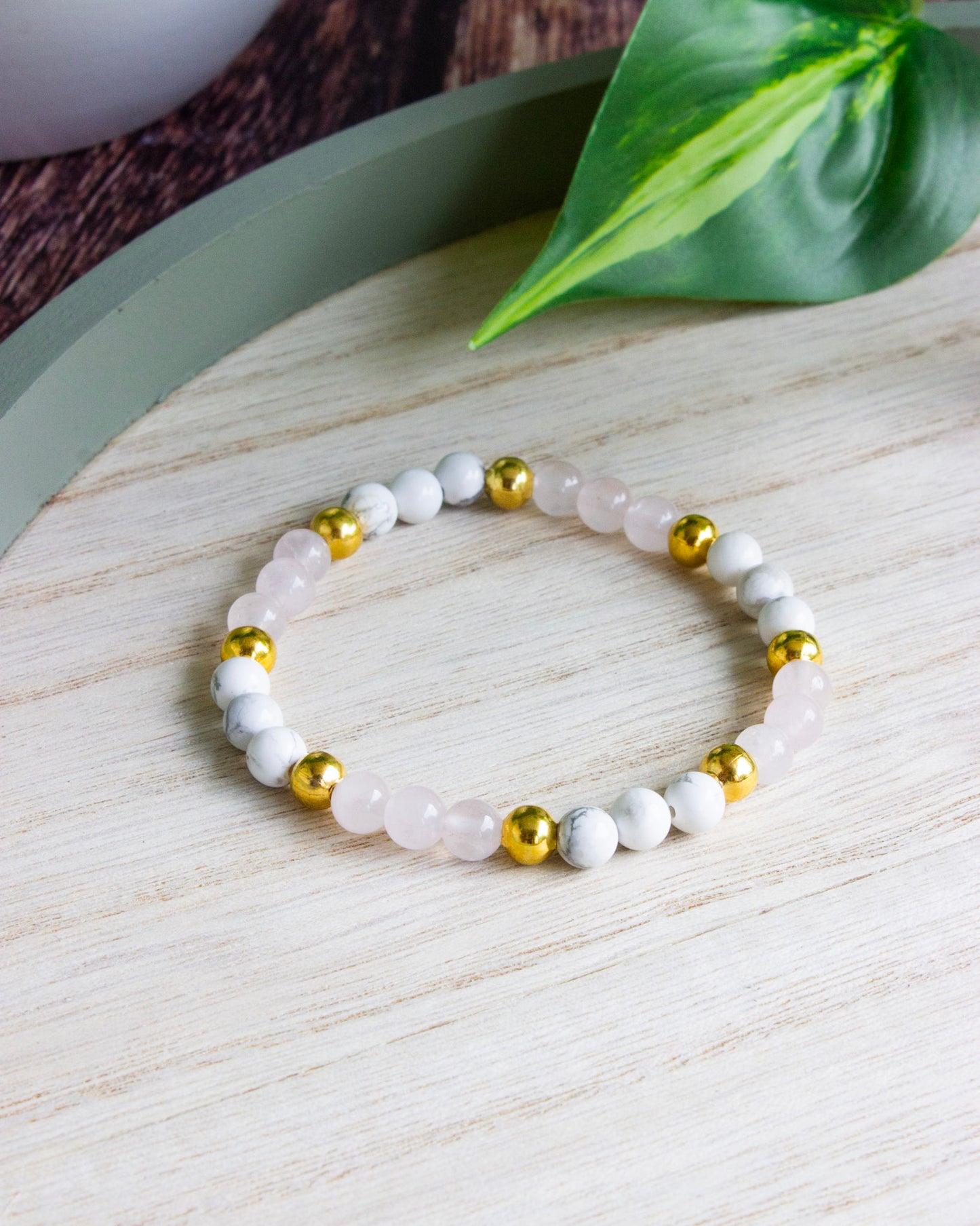 Armband | Rosenquarz & Magnesit | Gold | Edelstahl | AE113