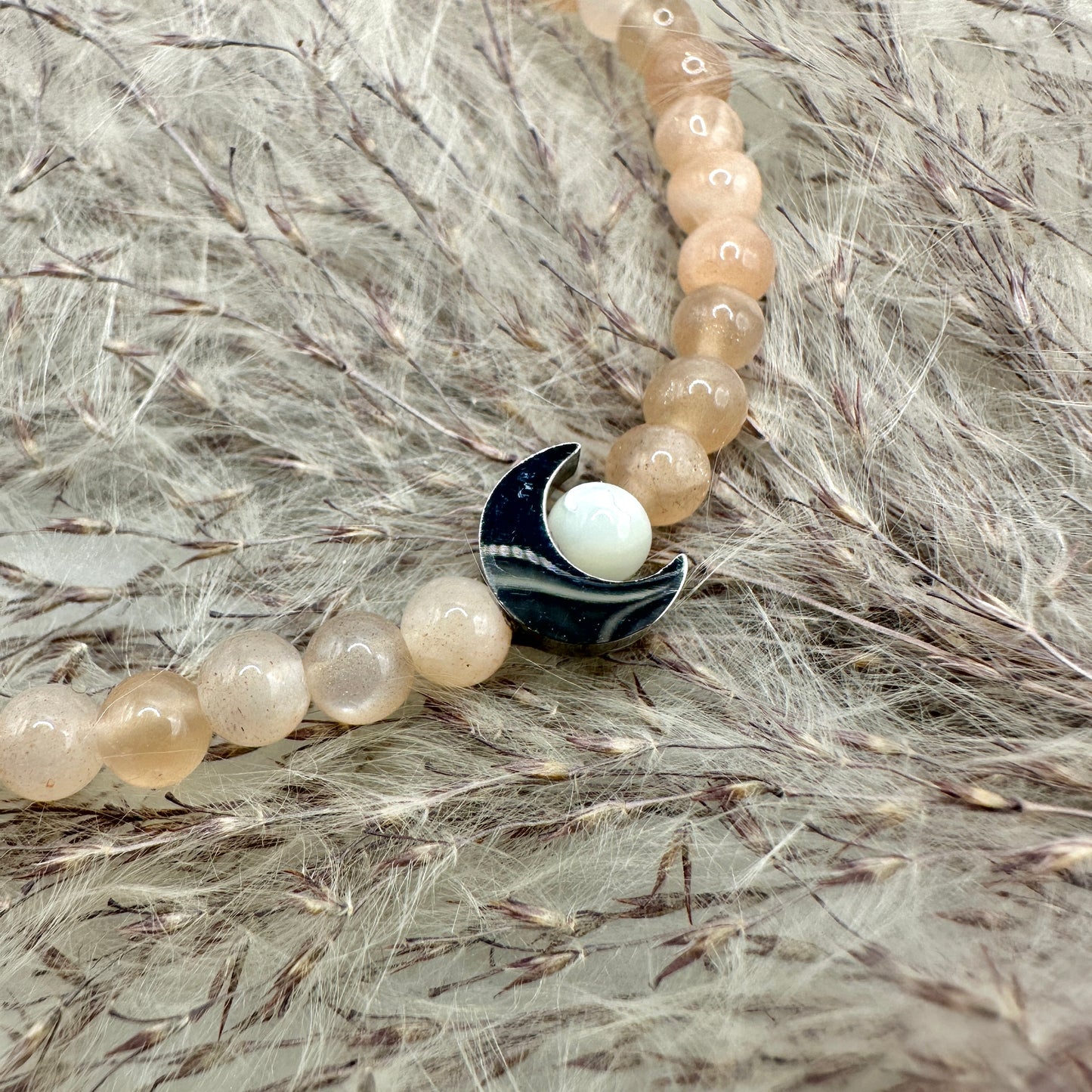 Armband Mondstein und Perlmutt (AE030)