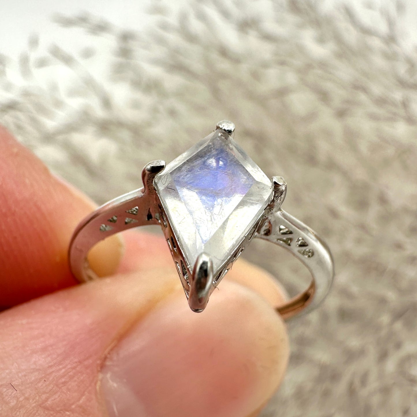 Mondstein Ring 19MD