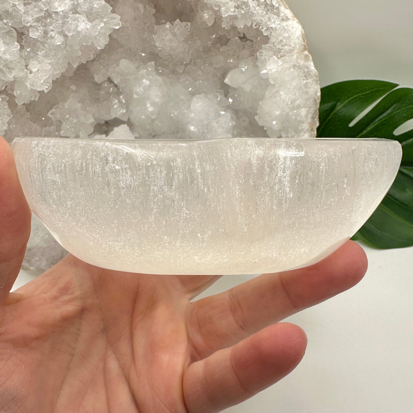 Kleine Herzschale aus Selenit